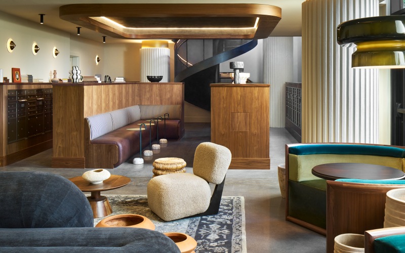 Mailroom lounge